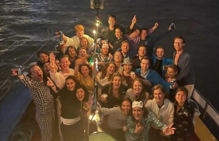 Rotterdam: Pub Cruise With Drinks and Snacks - Experience