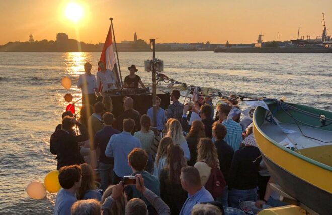 Rotterdam: Pub Cruise With Drinks and Snacks - Additional Information