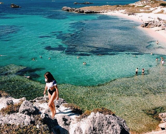 Rottnest Island Experience with Ferry Transfer and Island Tour - Quokkas, beaches and your free-time window