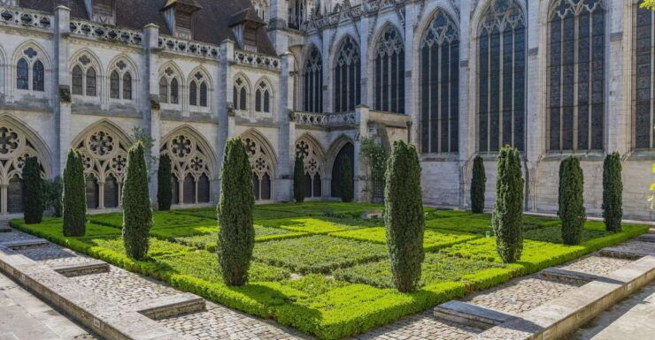Rouen : Bachelorette Party Outdoor Smartphone Game - Booking Details