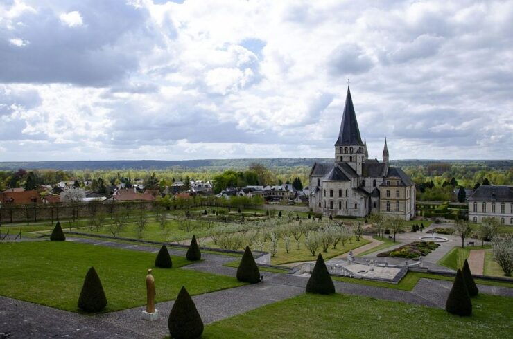 Rouen: Castles and Abbeys Private Full-Day Tour - Tour Details and Logistics