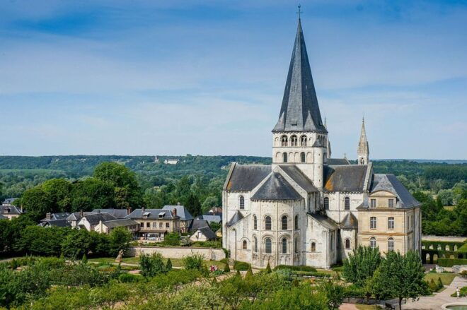 Rouen: Castles and Abbeys Private Full-Day Tour - Facts and Statistics
