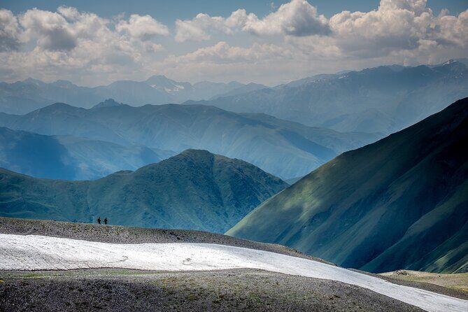 Round Trip Bus Transfer to Juta from Kazbegi - Who Should Consider This Tour?