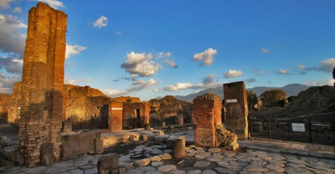 Round-Trip Limousine Transfers From Rome to Pompeii - Activity Highlights