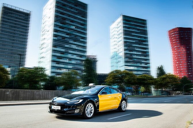 Round Trip Private Transfer: Airport to City and City to Airport - Complimentary Waiting Time in the City