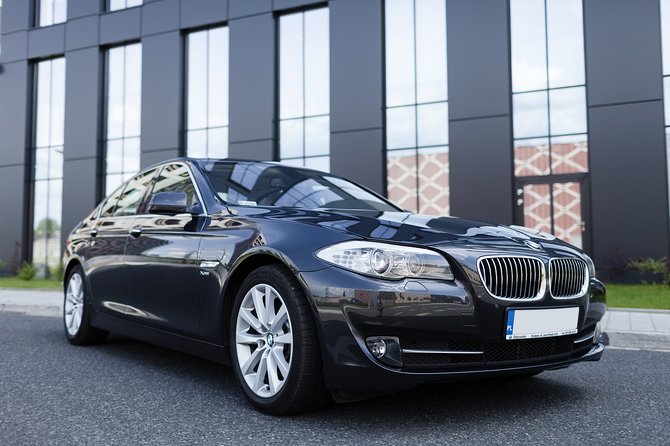 Round Trip Private Transfer: Queen Beatrix International Airport Aruba AUA to Hotels - Service Details