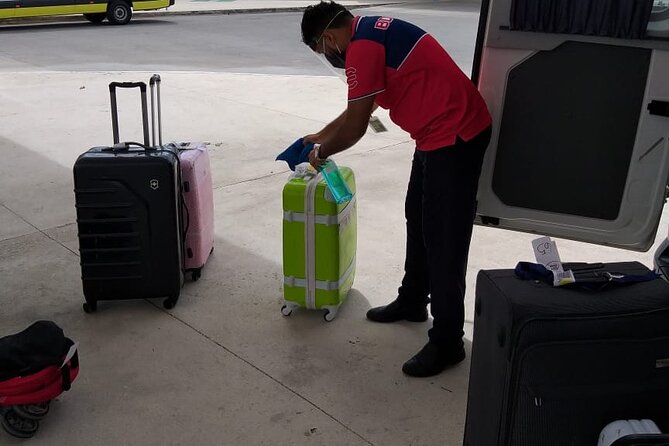 Round Trip Private Transfer VAN- Airport-Hotel-Airport-Samana Hotels - Meeting and Pickup Information