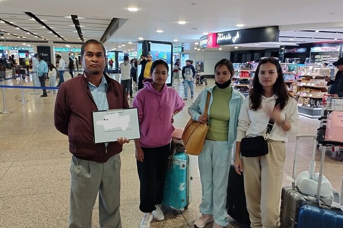 Roundtrip Private Transfer From or to Dubai Airport - Accessibility and Infants