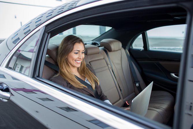 Roundtrip Transfer in Private Car Rotterdam Airport (Rtm) - Rotterdam City - Pickup Point Details