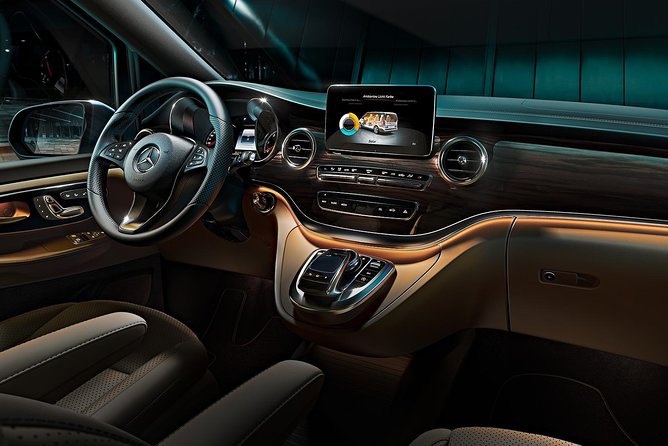 Roundtrip Transfer Schiphol - Amsterdam - Comfortable and Luxurious Limousine Service