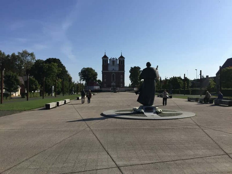 Route of John Paul II: Hill of Crosses, Tytuvenai & Siluva - An In-Depth Look at the Route and Sites