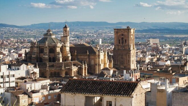 Route Through the Center of Granada and Realejo - Discovering the Historic Center