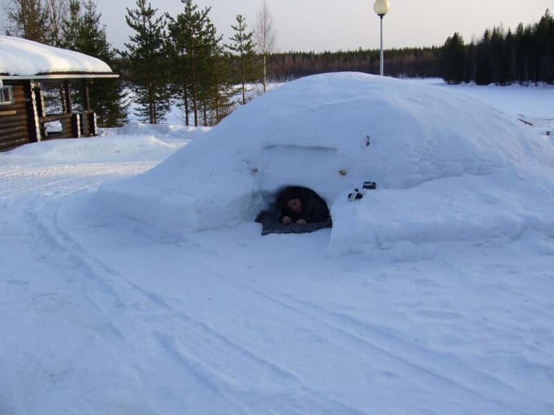 Rovaniemi: Building a Snow Igloo - The Value of This Experience