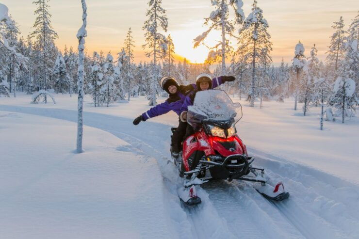 Rovaniemi: Guided Snowmobile Tour to Santa Claus Village - Snowmobile Adventure in Winter Wonderland