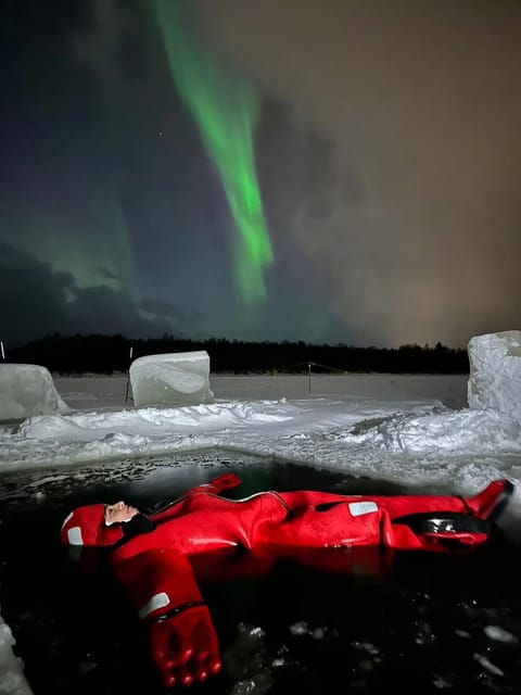 Rovaniemi: Ice Floating Experience with Northern lights - What makes this tour special?  