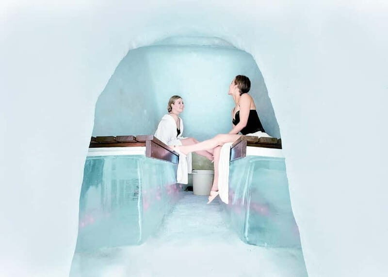 Rovaniemi: Ice Restaurant Dinner with Snow Sauna & jacuzzi - The Experience’s Strengths and Considerations