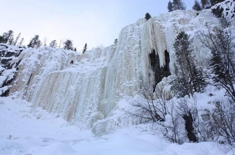 Rovaniemi: Korouoma Canyon & Frozen Waterfalls Tour with BBQ - The Hike: What to Expect