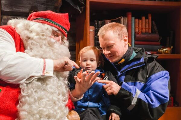Rovaniemi: Santa Claus Village Tour, Reindeer Ride and Lunch - What to Expect