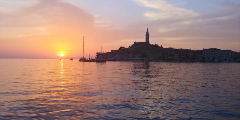 Rovinj: Sunset Speedboat Tour with Dolphin Watching - An Overview of the Rovinj Sunset Speedboat Tour