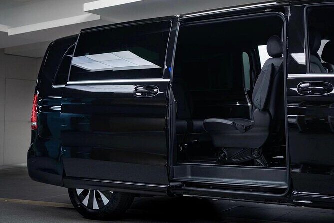 Royal getaway to the Domaine de Chantilly in Van Premium - Authentic Traveler Insights