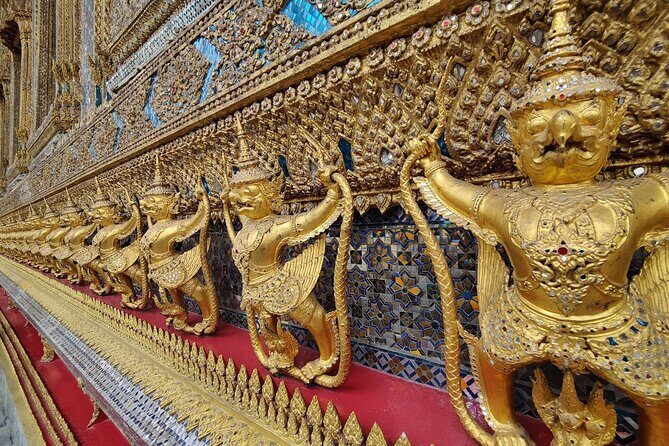 Royal Grand Palace Emerald Buddha and Reclining Buddha Group Tour - Exploring Bangkok’s Most Famous Temples in One Half-Day