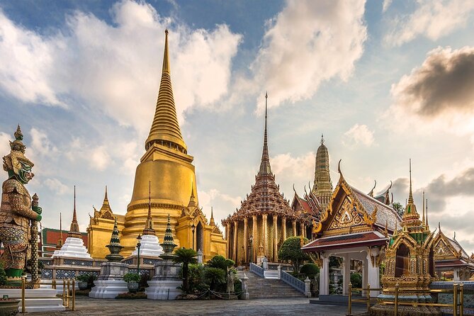 Royal Grand Palace Tour From Bangkok With Wat Phra Kaew - Tour Overview and Inclusions