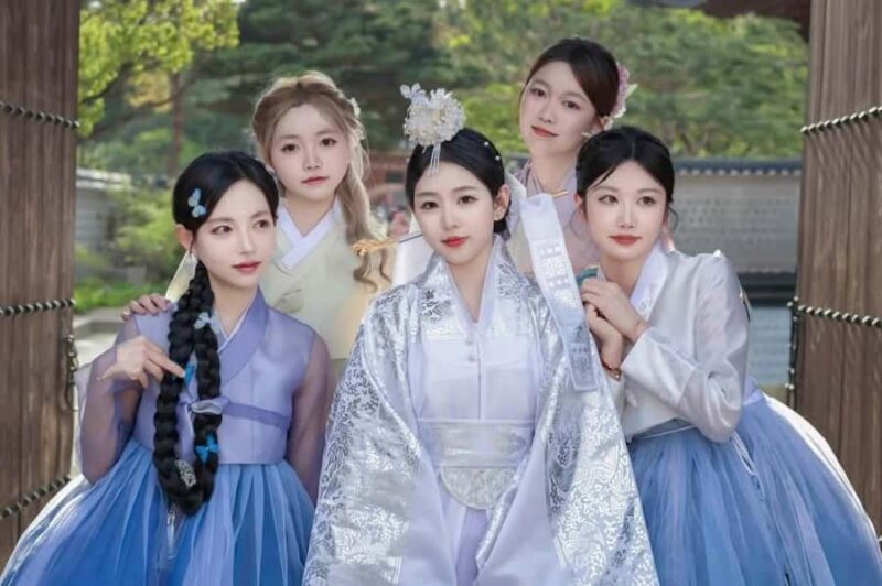 Royal Hanbok Dress-Up & Professional Photoshoot Experience - Good To Know