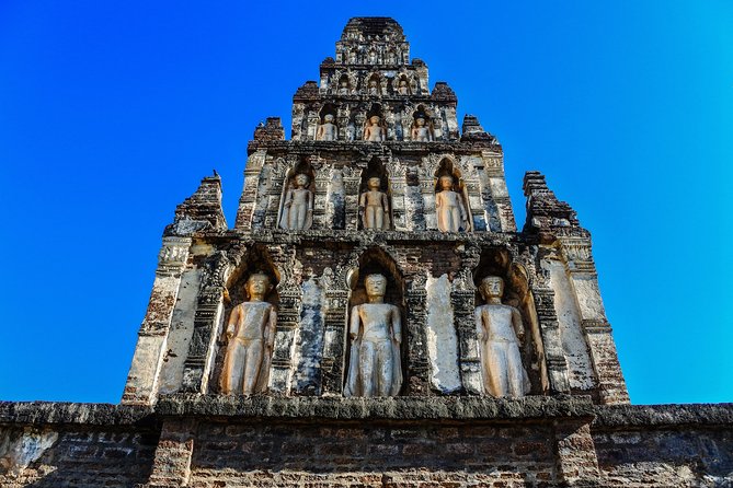 Royal Importance Observed in Lamphun - Wandering Monks and Their Significance