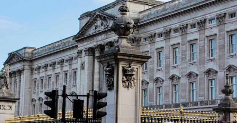 Royal London: from Tudors & Stuarts to Windsors Walking Tour - An Authentic stroll through London’s royal corridors