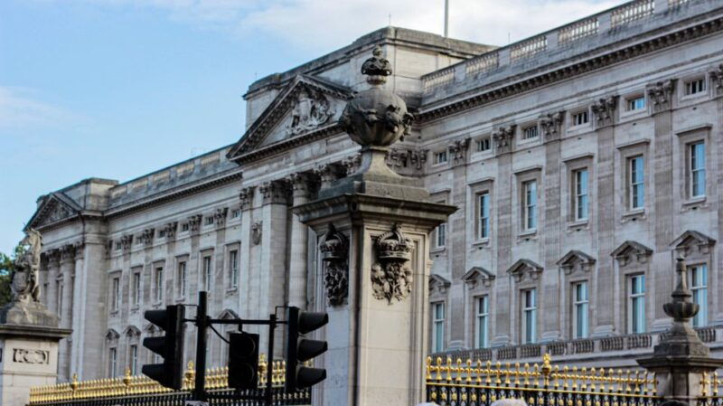 Royal London: from Tudors & Stuarts to Windsors Walking Tour - The Stories that Bring History to Life