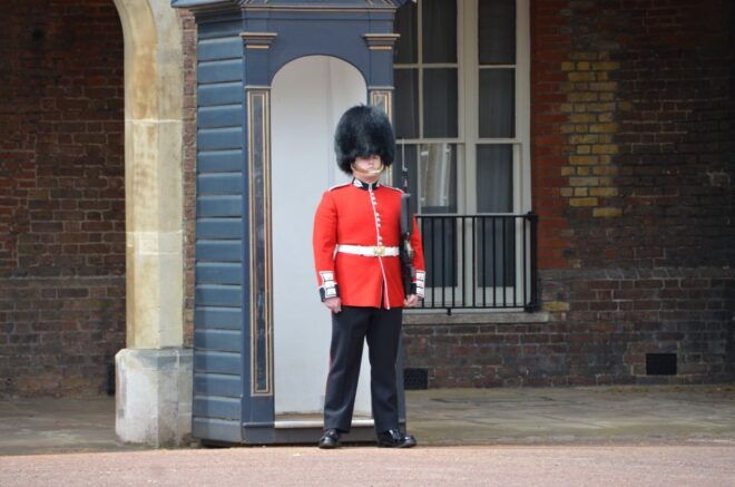 Royal London Private Full-Day Sightseeing Tour by Black Taxi - Scandalous Royal History