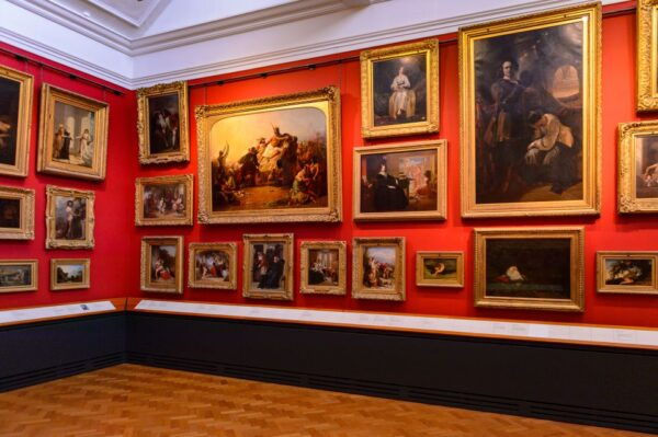 Royal London Private Tour With Skip-The-Line Queen'S Gallery - Common Questions
