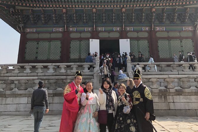 Royal Palace and Traditional Villages Wearing Hanbok Tour - Hanbok Rental: Dressing Up for the Experience