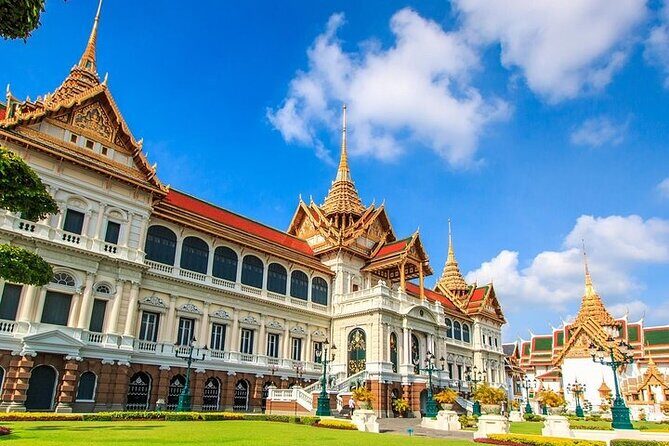 Royal Palace Bangkok Entrance Ticket with Hotel Pick Up - Who Should Book This Tour?