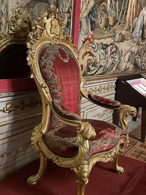 Royal Palace Guided Tour and royal collections gallery - Who Will Enjoy This Tour?