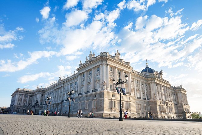 Royal Palace of Madrid Monolingual Guided Tour With Fast Track Access - The Sum Up