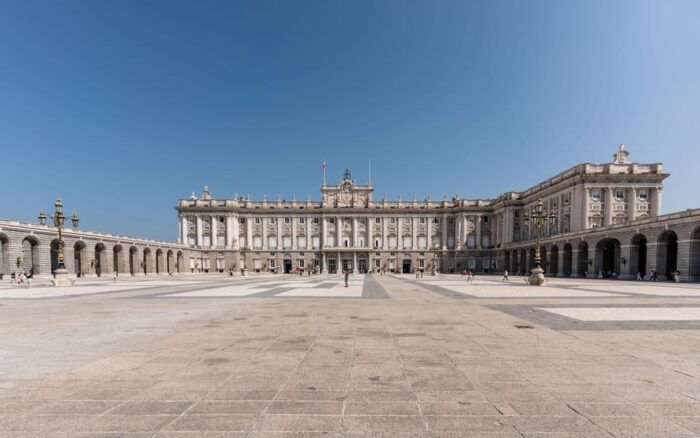 Royal Palace of Madrid: Private Tour With Entrance Included - Booking and Cancellation Policy