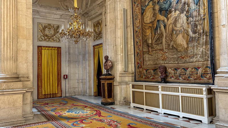Royal Palace of Madrid Small Group Guided Tour - Fast-track entry: useful, not magic