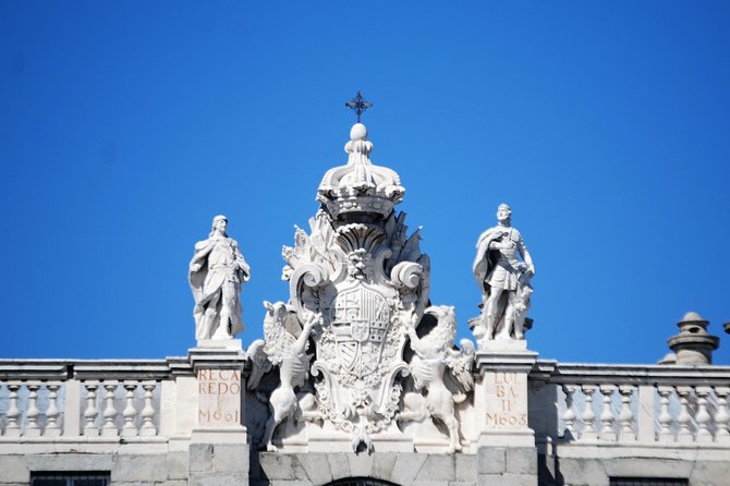 Royal Palace of Madrid With Wine and Spanish Ham Tasting - Meeting and Pickup