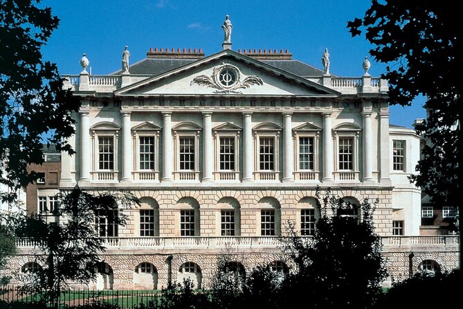 Royal Palaces Tour & Royal High Tea - Common Questions