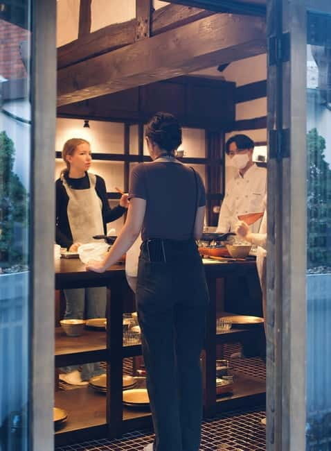 Royal Seoul Cooking Class in a 100-Year-Old Hanok - Analyzing the Value