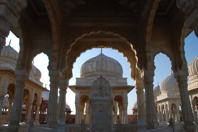 Royal Trails of Bikaner (Guided Half Day City Tour) - Language and Inclusions