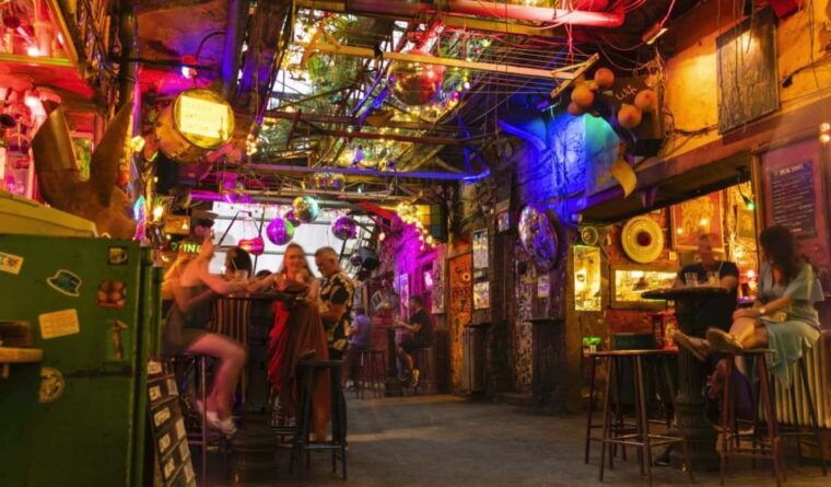 Ruin Bars Private Tour (Culture, history, and drinks) - A Breakdown of the Itinerary and Venues