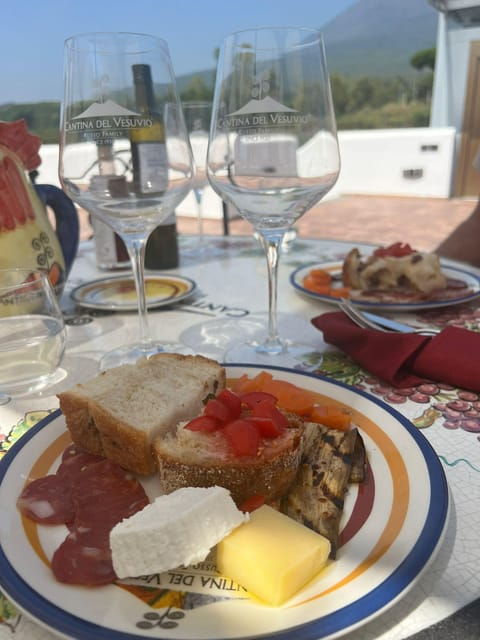 Ruins,finds and tastings:a tour between history and flavours - Practical Details