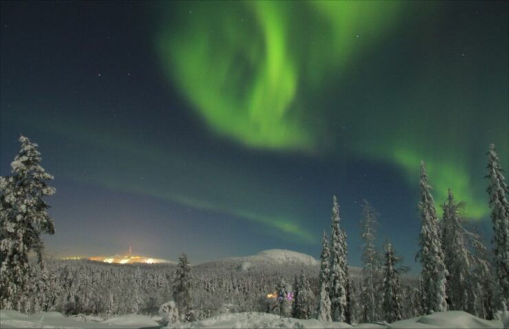 Ruka: Northern Light Hunt by Minivan - Experience Highlights
