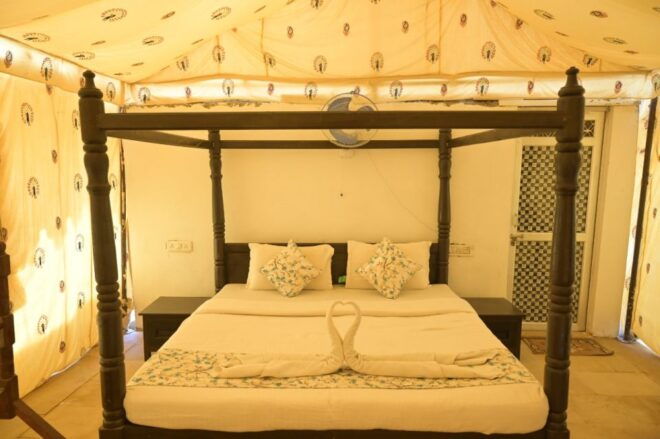 Rumis Desert Camp Resort - Dining and Accommodation