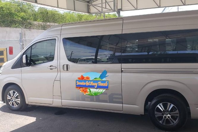 Runaway Bay Hotels Transfers Between Montego Bay Airport - Pricing and Booking Details