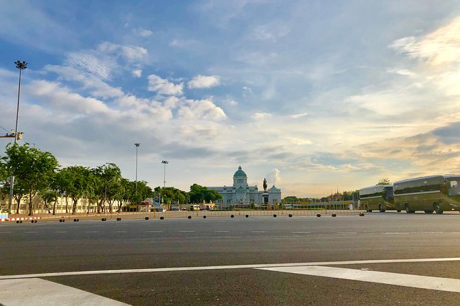 Running Tour Through Historic Center, Grand Palace, Wat Pho and More. - Majestic Grand Palace Visit