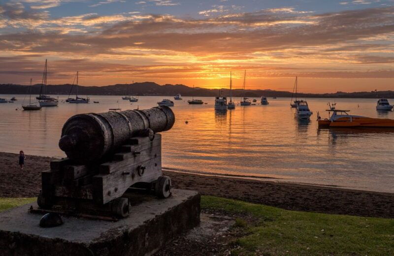 Russell: 1-Hour Sightseeing Tour by Coach & Long Beach - Good To Know