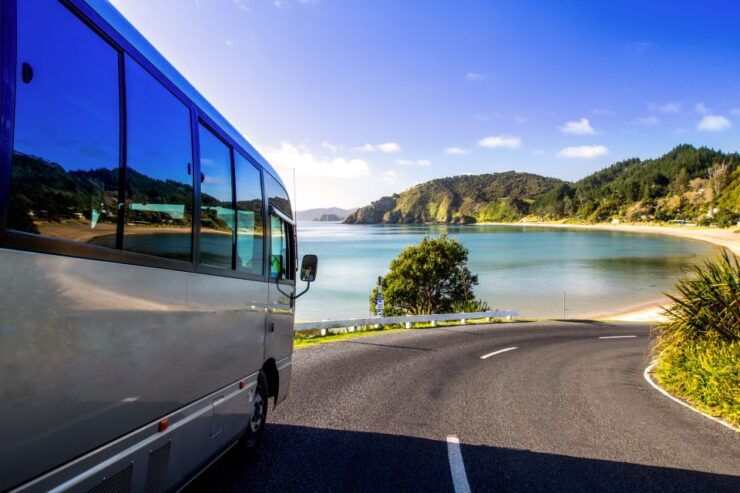 Russell: 1-Hour Sightseeing Tour by Coach & Long Beach - Activity Overview